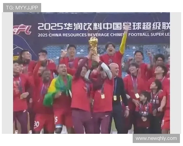 上海海港客场小胜大连英博成功夺得中超三连冠荣耀